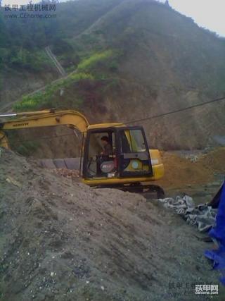 小松PC60挖机带破碎！ 出售