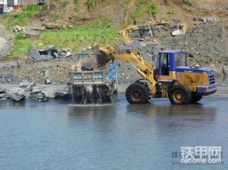 天高云淡--矿山美景