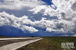 西藏挖机施工图片