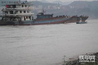 今天去给车加氟了，随便看了下斗