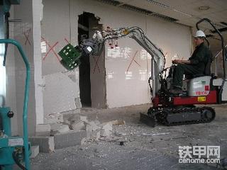 竹内也有这种小的挖掘机