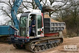 竹內（Takeuchi） TCR 50履帶運輸車