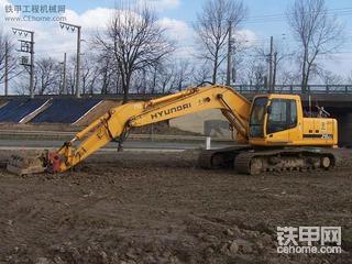 现代(Hyundai)Robex 210 LC-7挖掘机