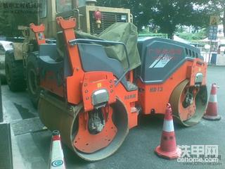 悍马压路机