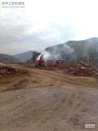 哇！这么大的烟，大家看看是什么机机了。