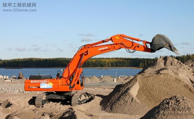 斗山（Doosan） DX 520 LC 挖掘機(jī)