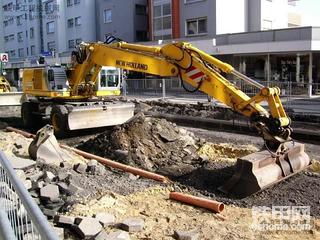 紐荷蘭（New Holland ）MH 5.6輪式挖掘機