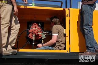 现代(Hyundai)Robex 800 LC-7挖掘机