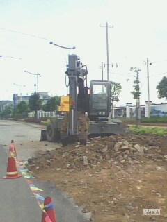 这轮式挖机什么牌子？161-2的