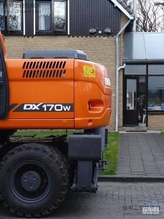 斗山 （Daewoo Doosan ）DX 170 W 轮式挖掘机