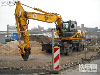 杰西博(JCB） JS 200 W輪式挖掘機(jī)