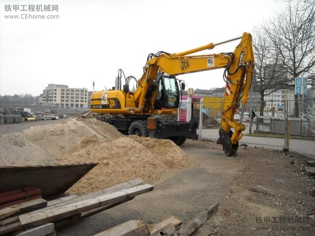 杰西博(JCB） JS 200 W輪式挖掘機(jī)