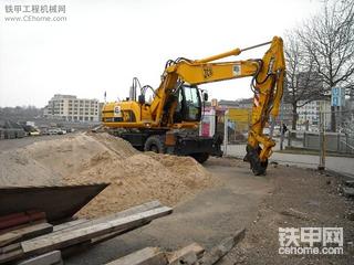 杰西博(JCB） JS 200 W輪式挖掘機(jī)