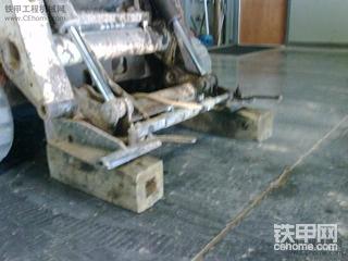 山猫滑移快换拆装