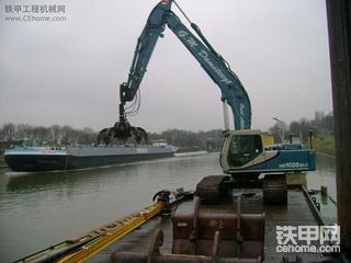 加藤（Kato） HD 1026-3 LC挖掘机