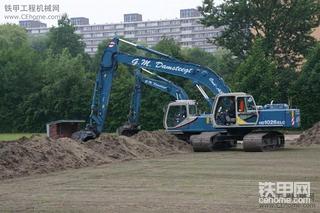 加藤（Kato） HD 1026-3 LC挖掘机