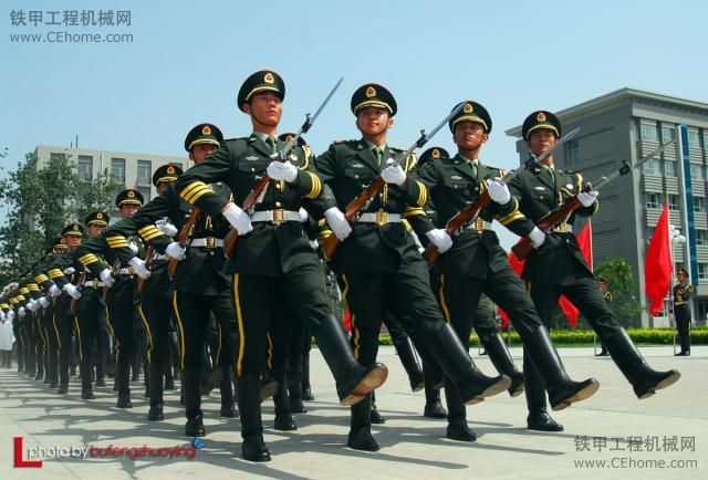 我珍藏的槍和軍人圖片！可做電腦背景??！