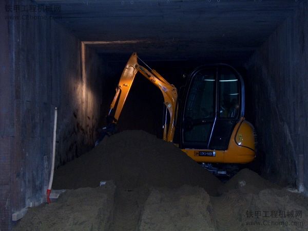 杰西博（JCB） 8018小型挖掘機(jī)