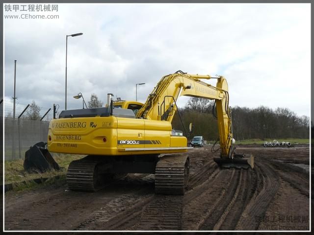 斗山 （Daewoo Doosan） DX 300 LC挖掘機(jī)