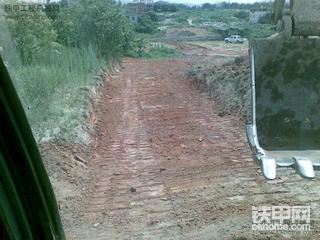 无聊在发我开的 SK-200  是灰机头哦