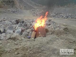 昨天保养的挖机