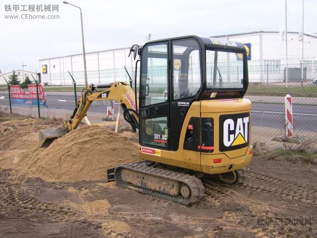 CAT 301.5、301.6、301.8、302.5....等小挖型号。请欣赏。