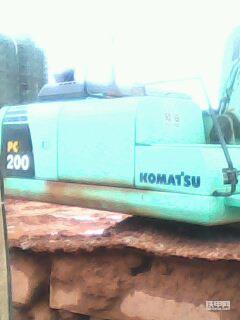 小松有这样的颜色吗？动作好快！