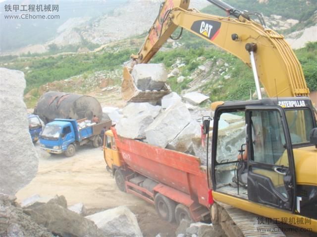 山路不同于公路！注意安全！