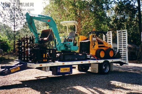 國外單軸運(yùn)挖掘機(jī)車