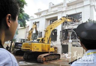 广州今早强拆二沙岛违建 “最牛别墅”