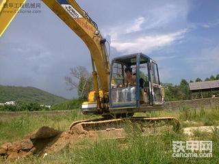 新手的卡特312C和神钢120-3挖掘机