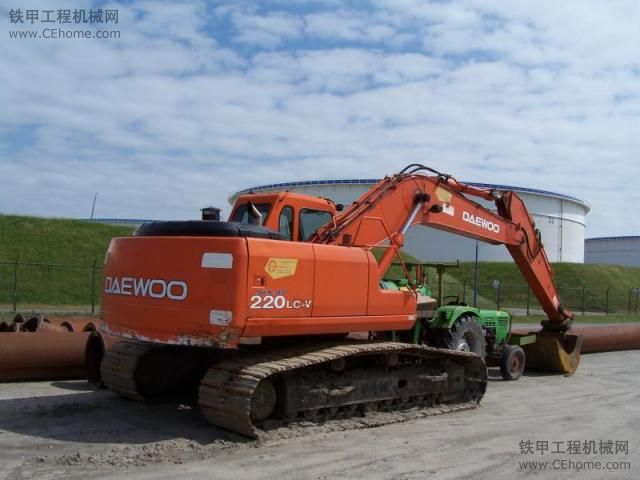 斗山 （Daewoo） Solar 220 LC-V挖掘機