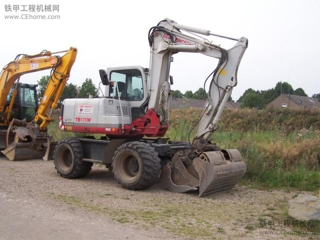 竹內(nèi)（Takeuchi） TB 175 Wl輪挖