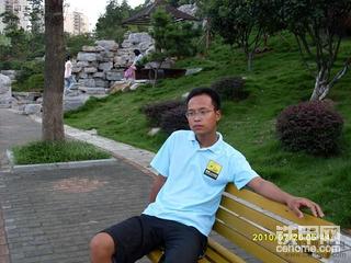 挖机继续维修中