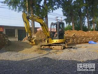 今天照的小松PC55MR挖掘机（带车贴）