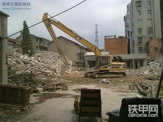 cat320b 加长臂 拆房子