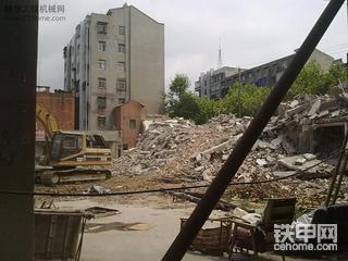 cat320b 加长臂 拆房子