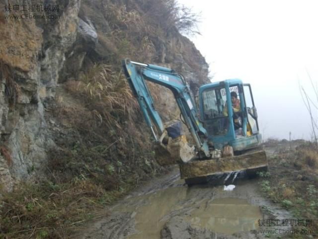 賣挖機(jī)送炮機(jī)送皮卡咯。1500300839