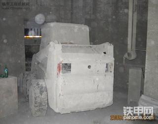 山貓滑移裝載機不洗澡