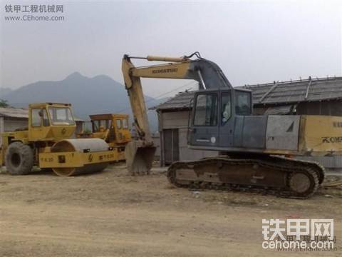 在工地和我的這些機(jī)械亂拍`是老機(jī)子`賺錢(qián)不容易`會(huì)做就可以