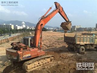 在工地和我的這些機械亂拍`是老機子`賺錢不容易`會做就可以