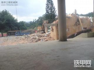 挖掘机液压系统 大家好这是什么液压泵是国产的吗