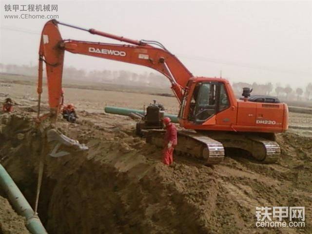 应张管线施工现场