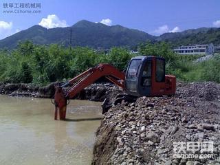 我悲哀的日立60挖機