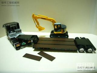 日野牽引車拉拖板車模型[小松pc228us]