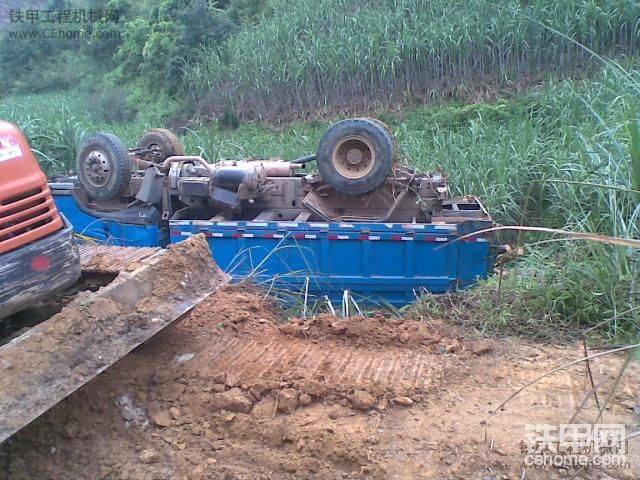 那车安然的睡在那里