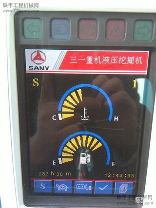 偶的三一SY215C-8挖掘机300小时使用报告
