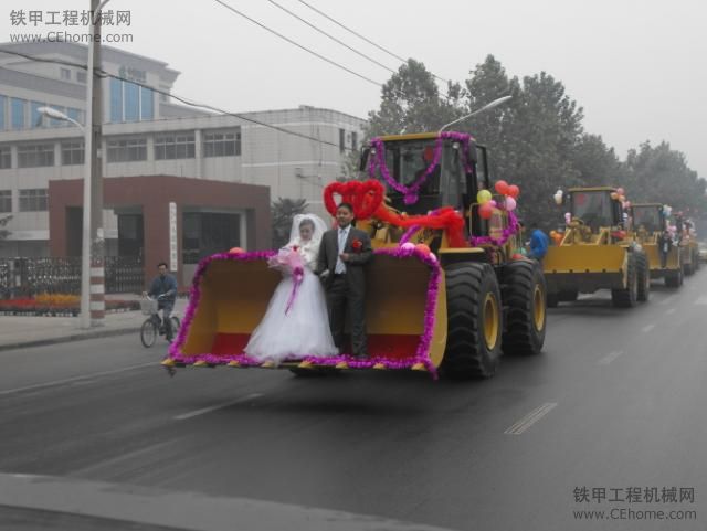 最牛最創(chuàng)意結(jié)婚車隊(duì)！?。。。。。。。。。。。?！