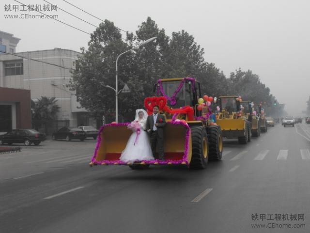 最牛最創(chuàng)意結(jié)婚車隊(duì)?。。。。。。。。。。。。?！