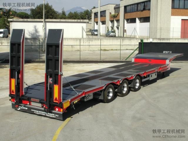 進(jìn)口運(yùn)挖掘機(jī)拖板車